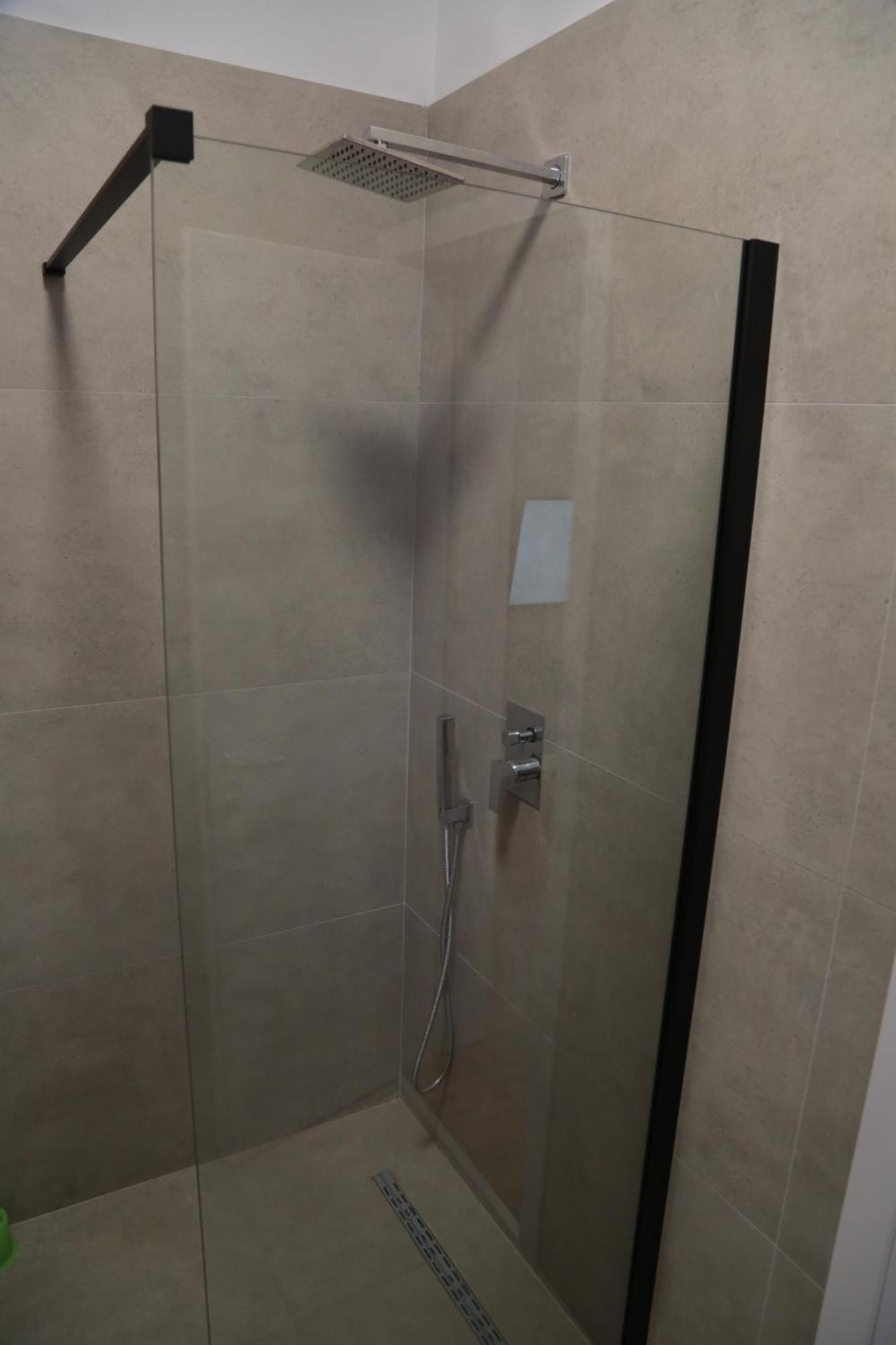 Be Solei Studio Apartments Sol 1 티라나 외부 사진