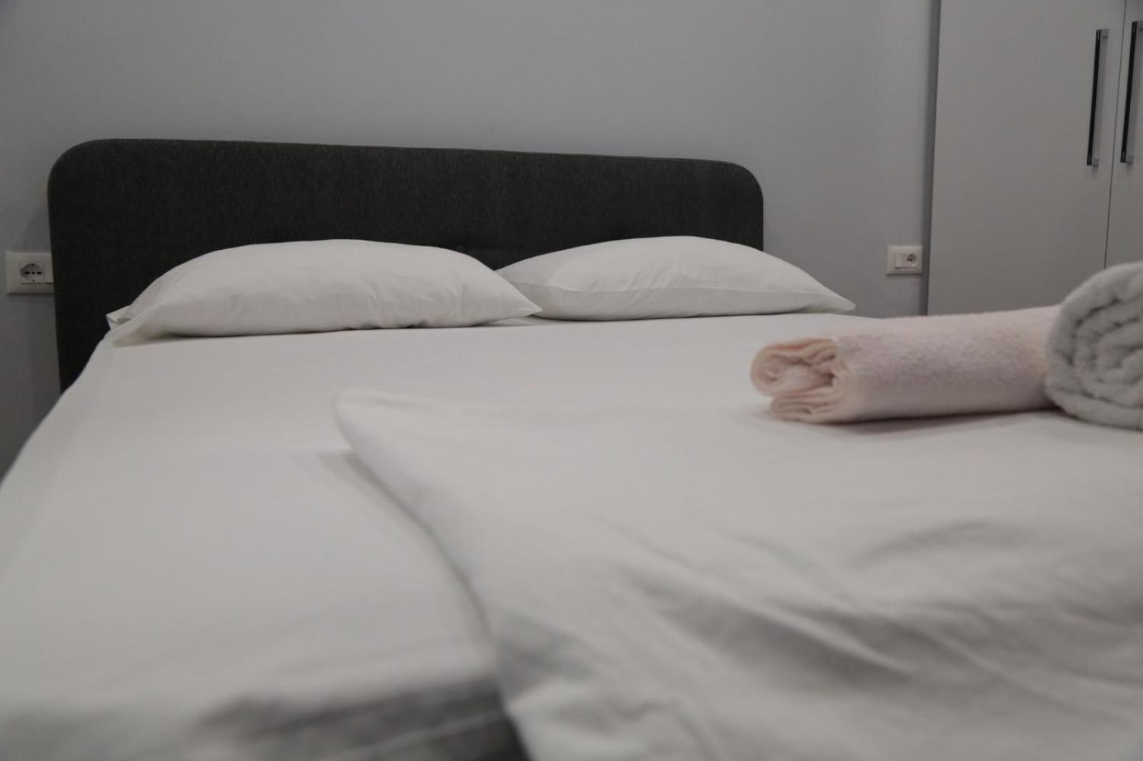 Be Solei Studio Apartments Sol 1 티라나 외부 사진