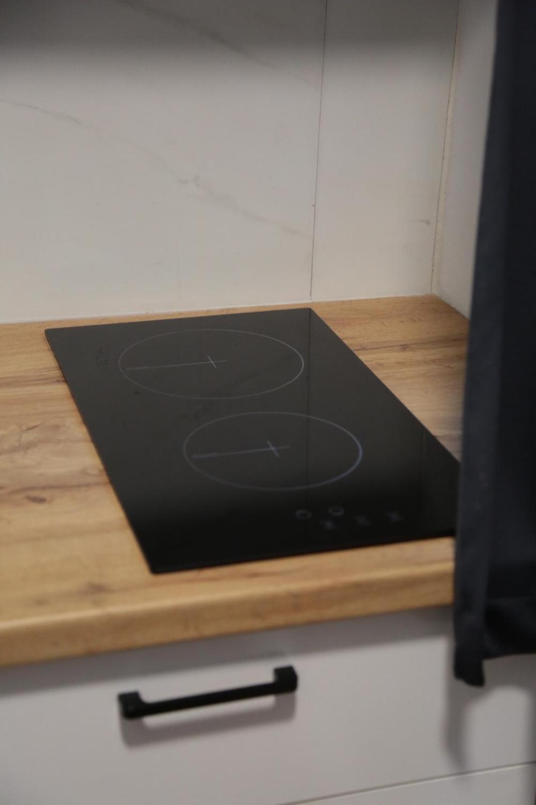 Be Solei Studio Apartments Sol 1 티라나 외부 사진
