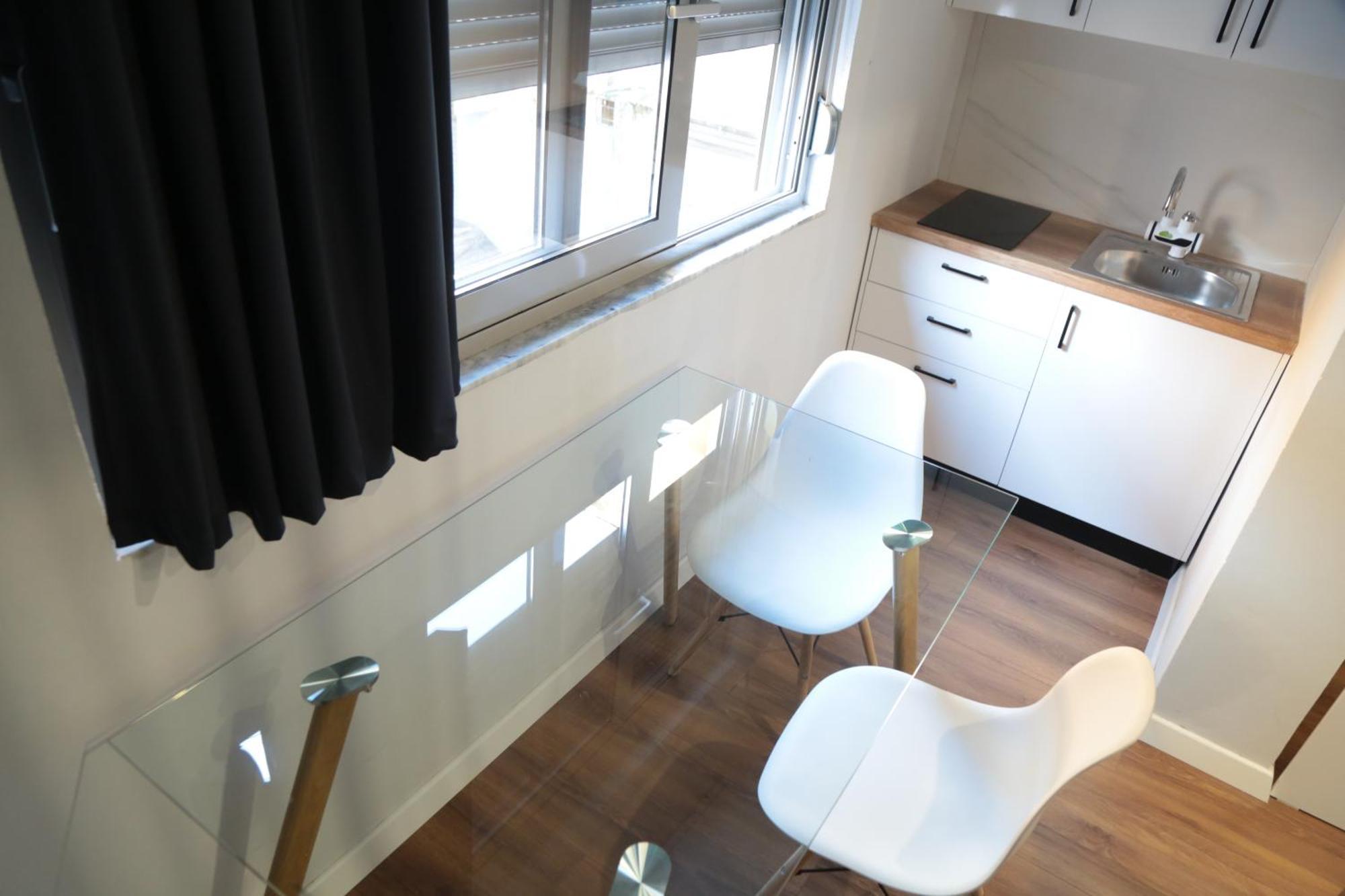 Be Solei Studio Apartments Sol 1 티라나 외부 사진